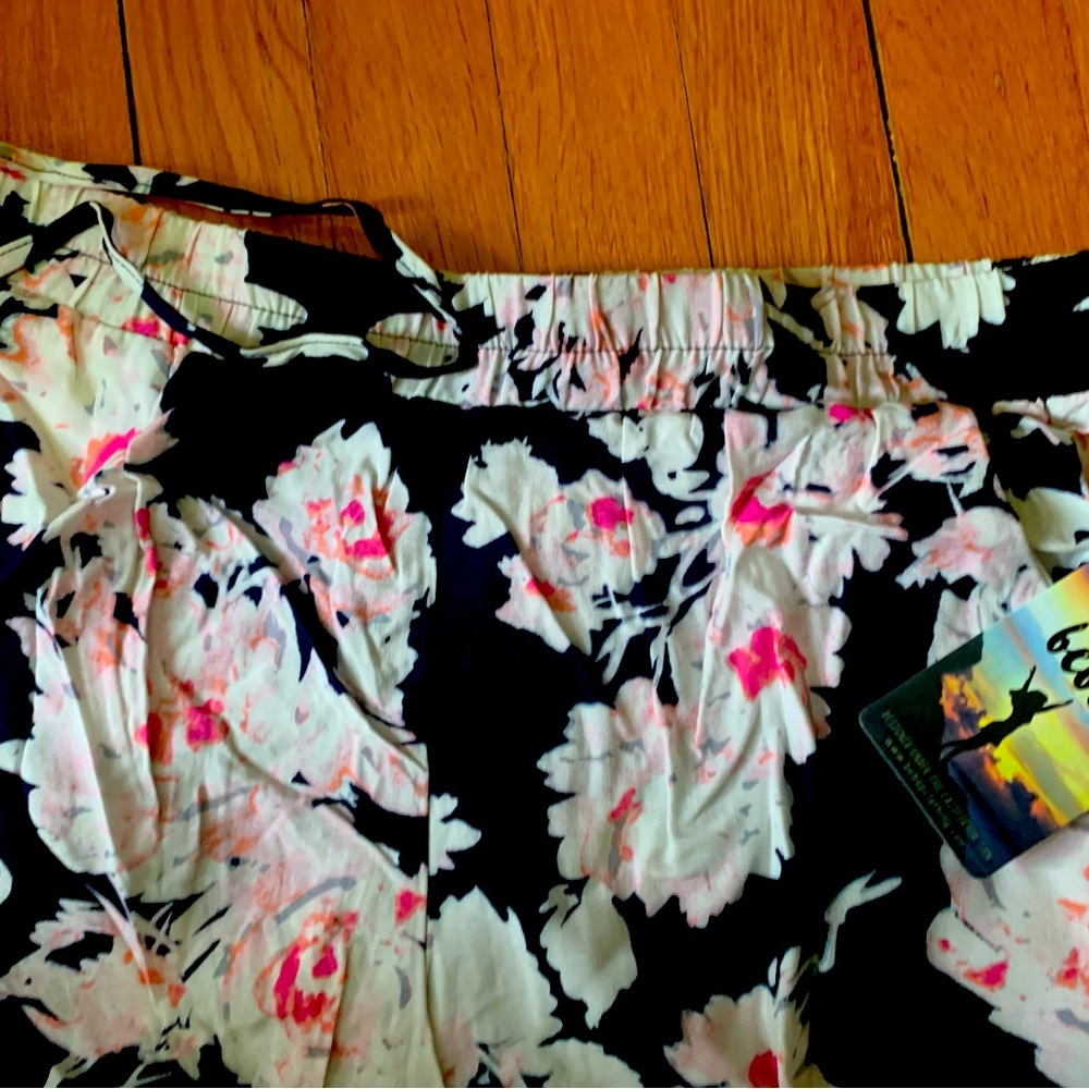 Flows Flowr Shorts